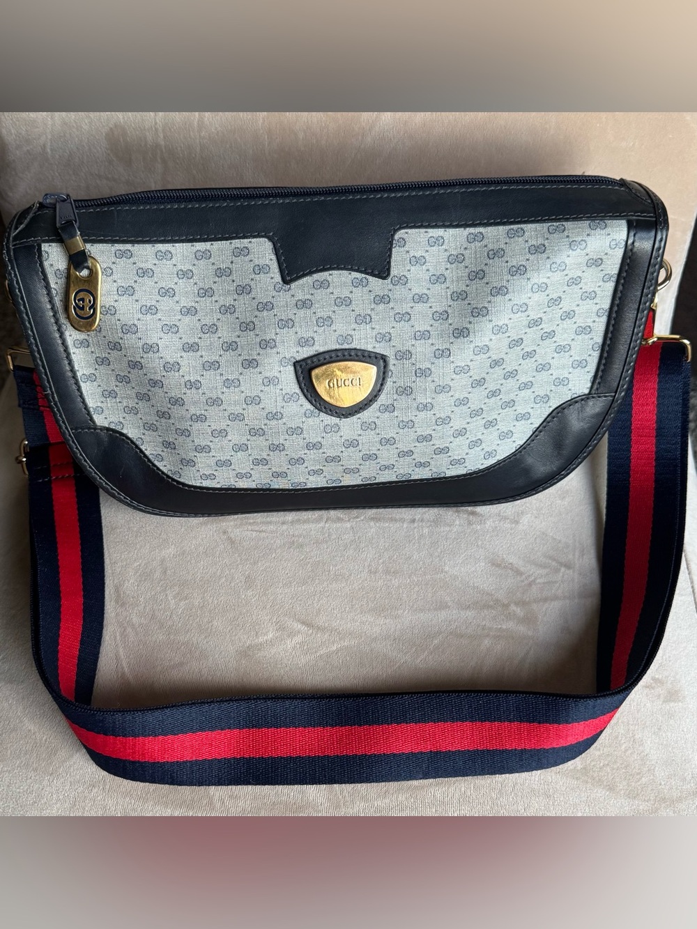 💙RARE 💯AUTHENTIC GUCCI SUPREME BAG🧸🧸🧸